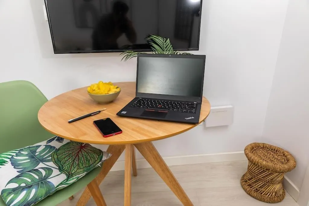 Carreteria 51 Increible Apartamento Centro Historico Sinesedesignhomes Malaga 0*,  Spain